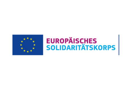 Neben einer EU-Flagge befindet sich der Schriftzug Europäisches Solidaritätkorps in lila und blau.